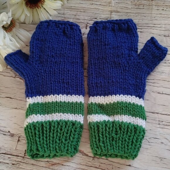 Hand-Knit Blue and Green Fingerless Mittens Vancouver Canucks Seattle Seahawk - Picture 5 of 9